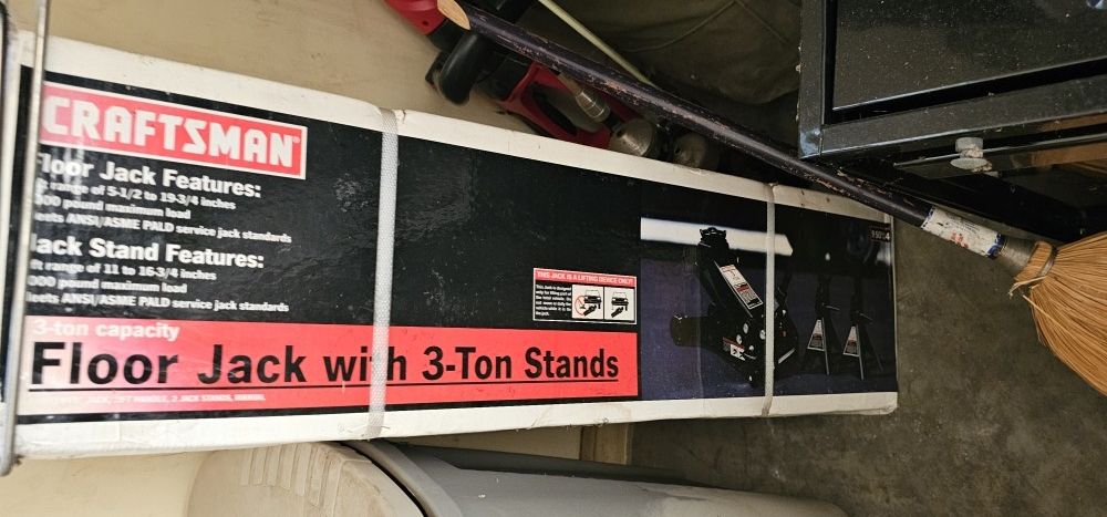 Never Opened 3 Ton Floor Jack