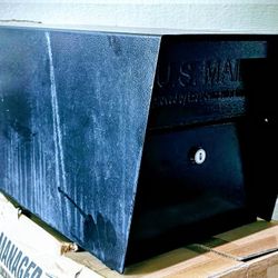 Mail Boss Locking Mailbox 