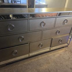 Mirrored 8 Drawer Dresser