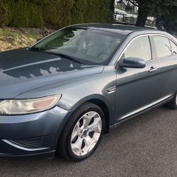 2010 Ford Taurus