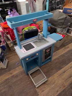 Play kitchen