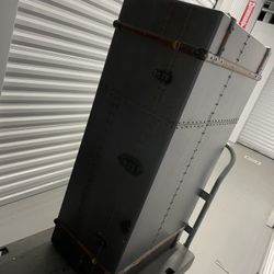 Big Heavy Duty Trunk ( Coffee Table )