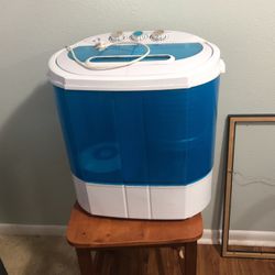 Small Laundry machine for Sale in Fort Walton Beach, FL - OfferUp