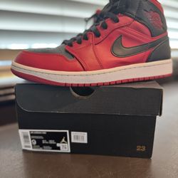 Jordan 1’s Reverse Bred Size 9