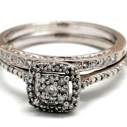 Ladies Diamond/10K White Gold Wedding Set