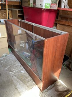 Large Display Case In Good Condition
