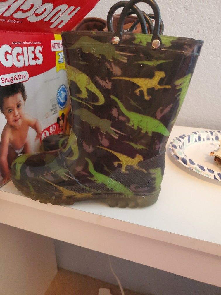 Light Up Rain Boots-- Size 12 Boys