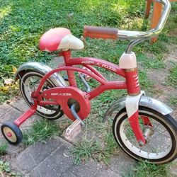 RADIO FLYER BICYCLE WITH TRAINING WHEELS for Sale in Charles