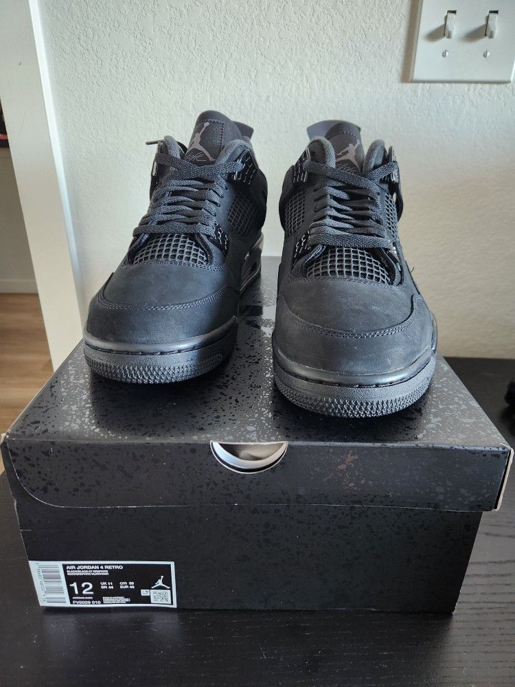 Black Cat Jordan 4