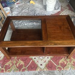 Big Beautiful Coffee table 4 Feet By 28 Delivery Fee Curbside Locally New Jersey 
