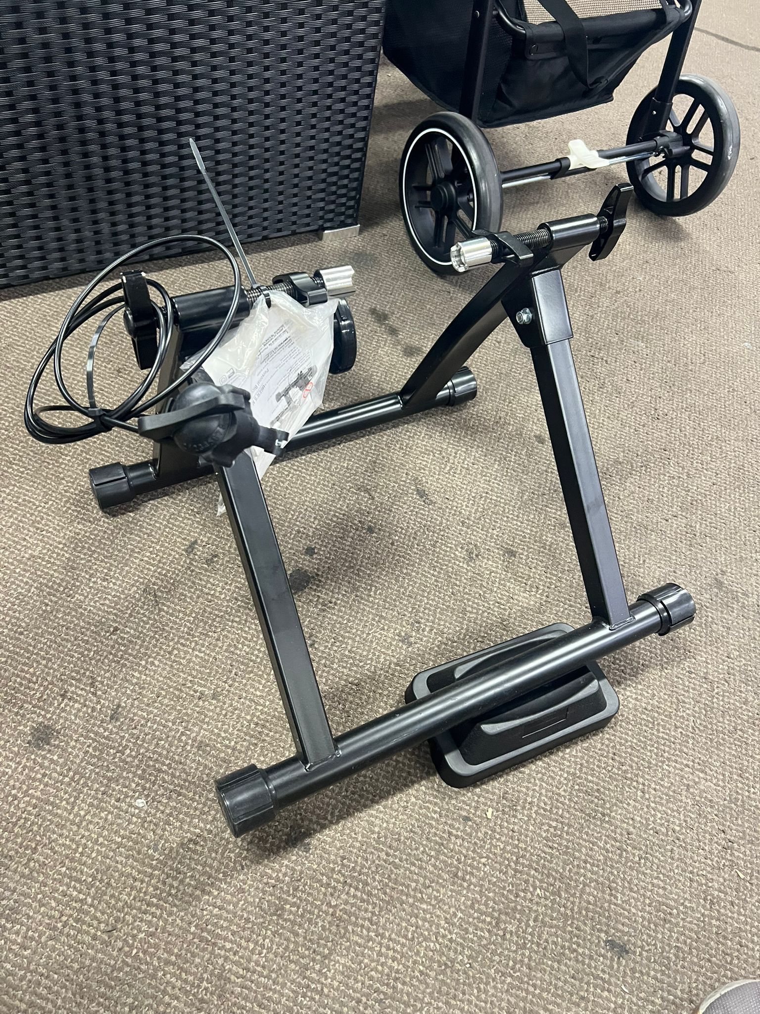 Costway Magnetic Indoor Bicycle Bike Trainer Exercise Stand 8