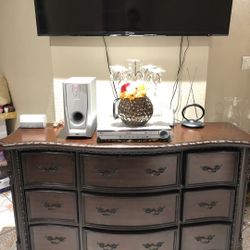 Mueble Para Television O Cajonera  Buenas Condiciones  $90 