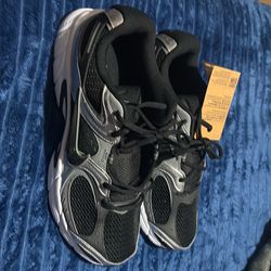 12.5-13 nikes and vans different prices