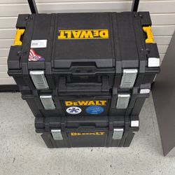 Dewalt Tool Box With Lose Tools 