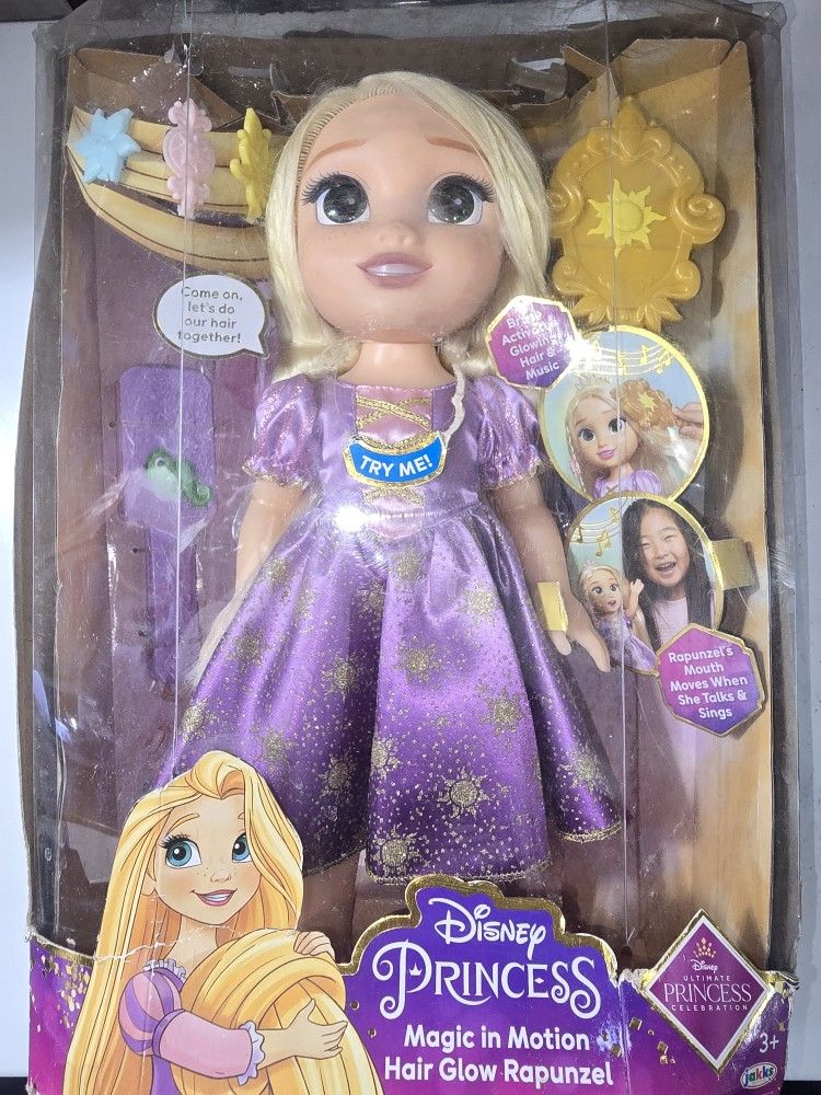 Disney Ultimate Princess Celebration Magic in Motion Rapunzel Feature Doll