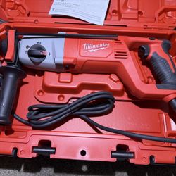 MILWAUKEE  8 Amp Corded 1” SDS D-Handle Rotary Hammer