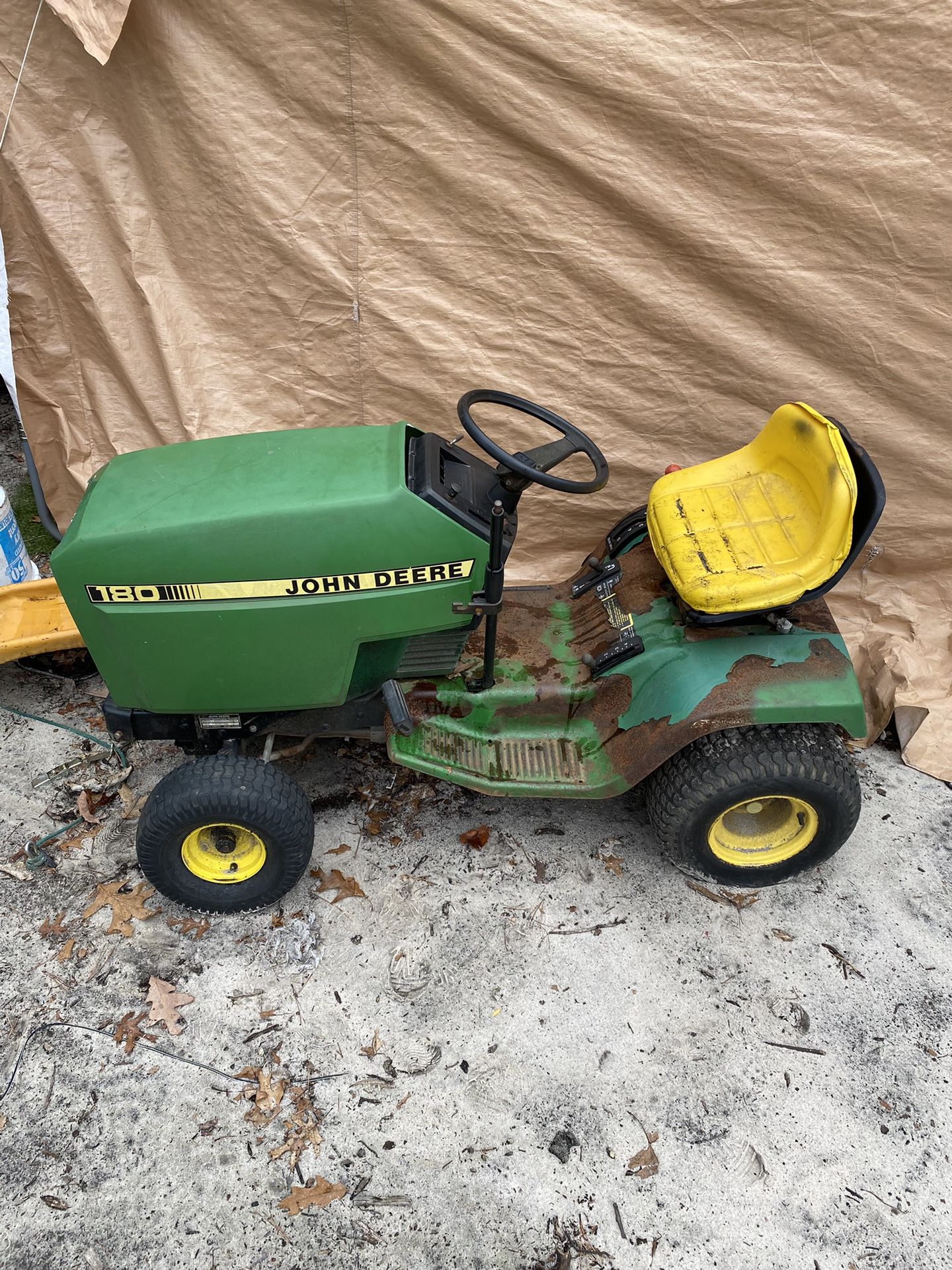 John Deere Lawn Tractor