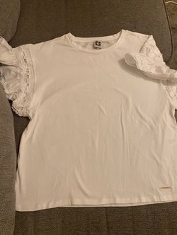 Anne Klein White Lace Ruffle Sleeve Top