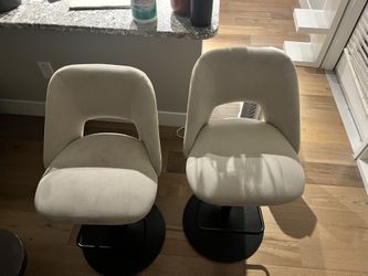 2 Barstools 