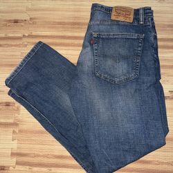 Men’s Levi’s (Medium Wash) 