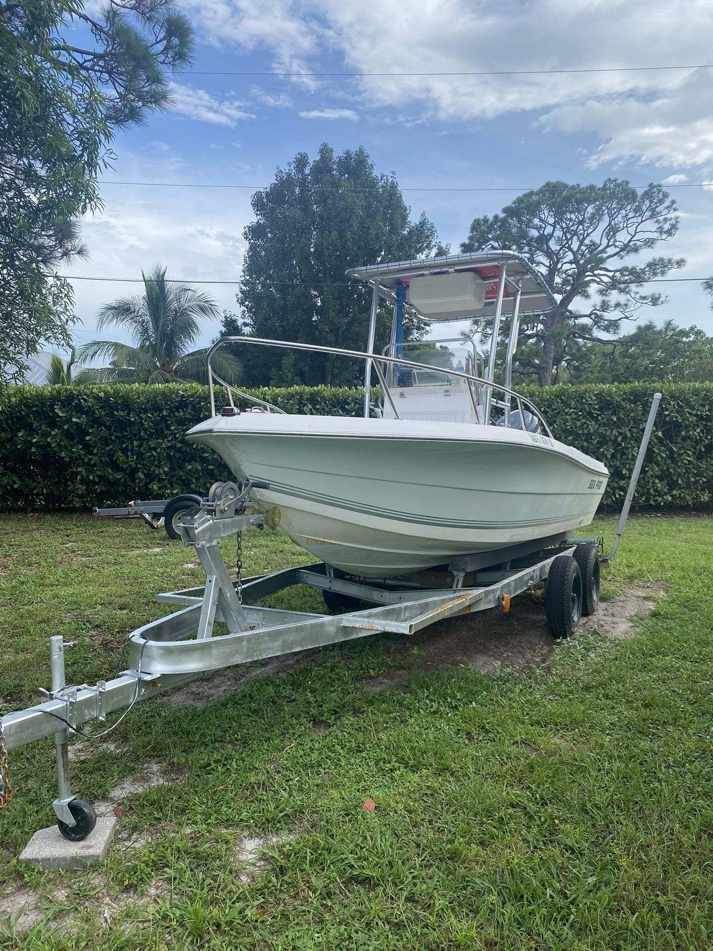 Center Console Sea Pro Boat