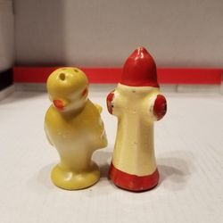 Vintage Salt Pepper Shaker Canary And Fire Hydrant