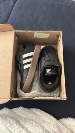 Kids Adidas Sambas - Black
