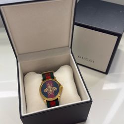 Gucci Watch With Gold Hardware 