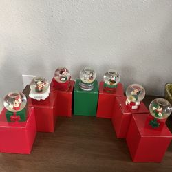 🎁 Disney Christmas Snow Globe Collection - Multi-Year Set! ❄️