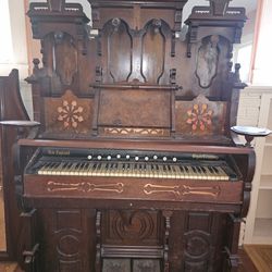 New England Organ Company Antique Piano