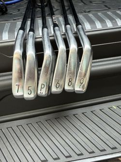 Titleist T100