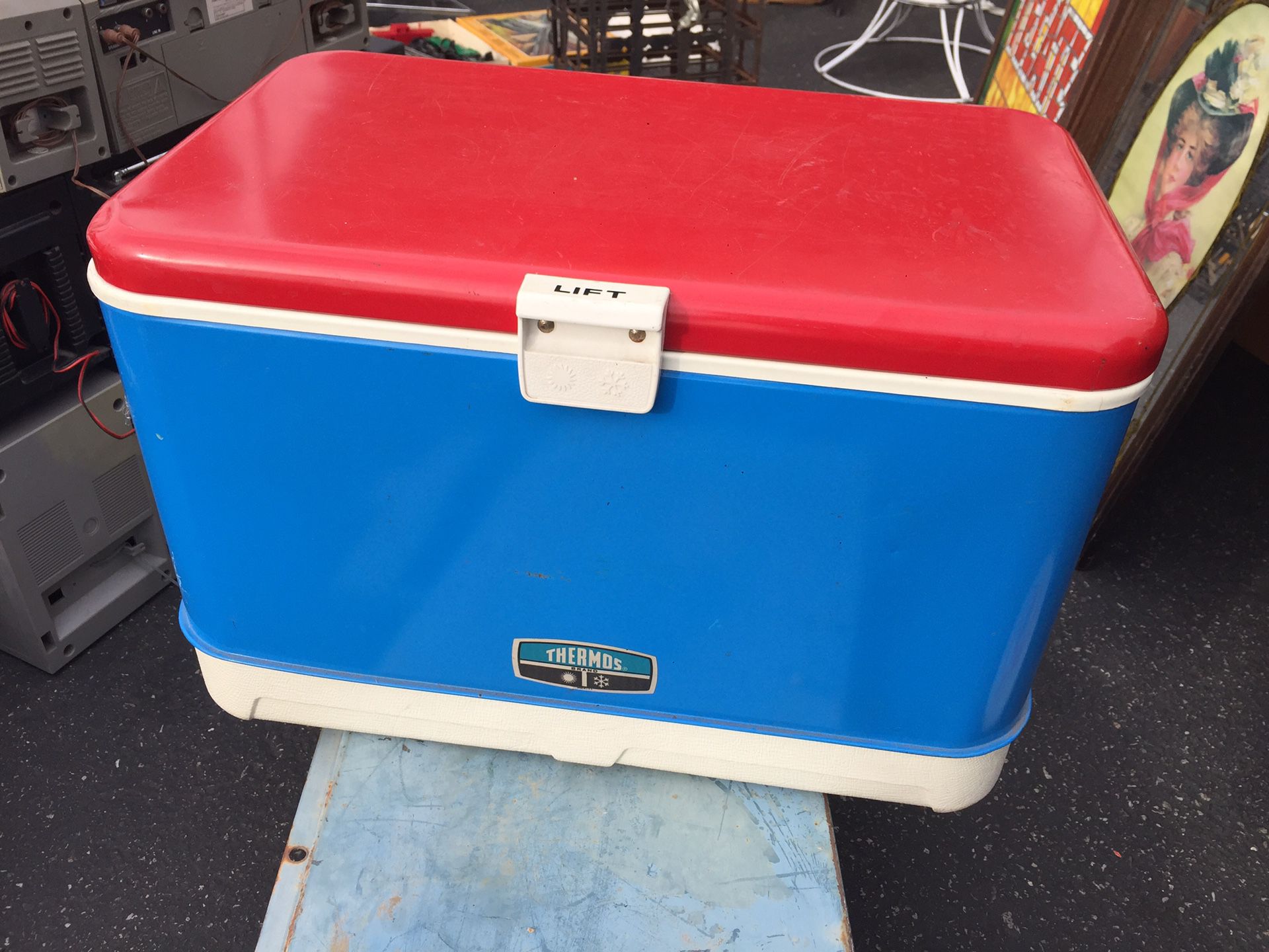 Vintage thermos red white blue ice chest cooler nice