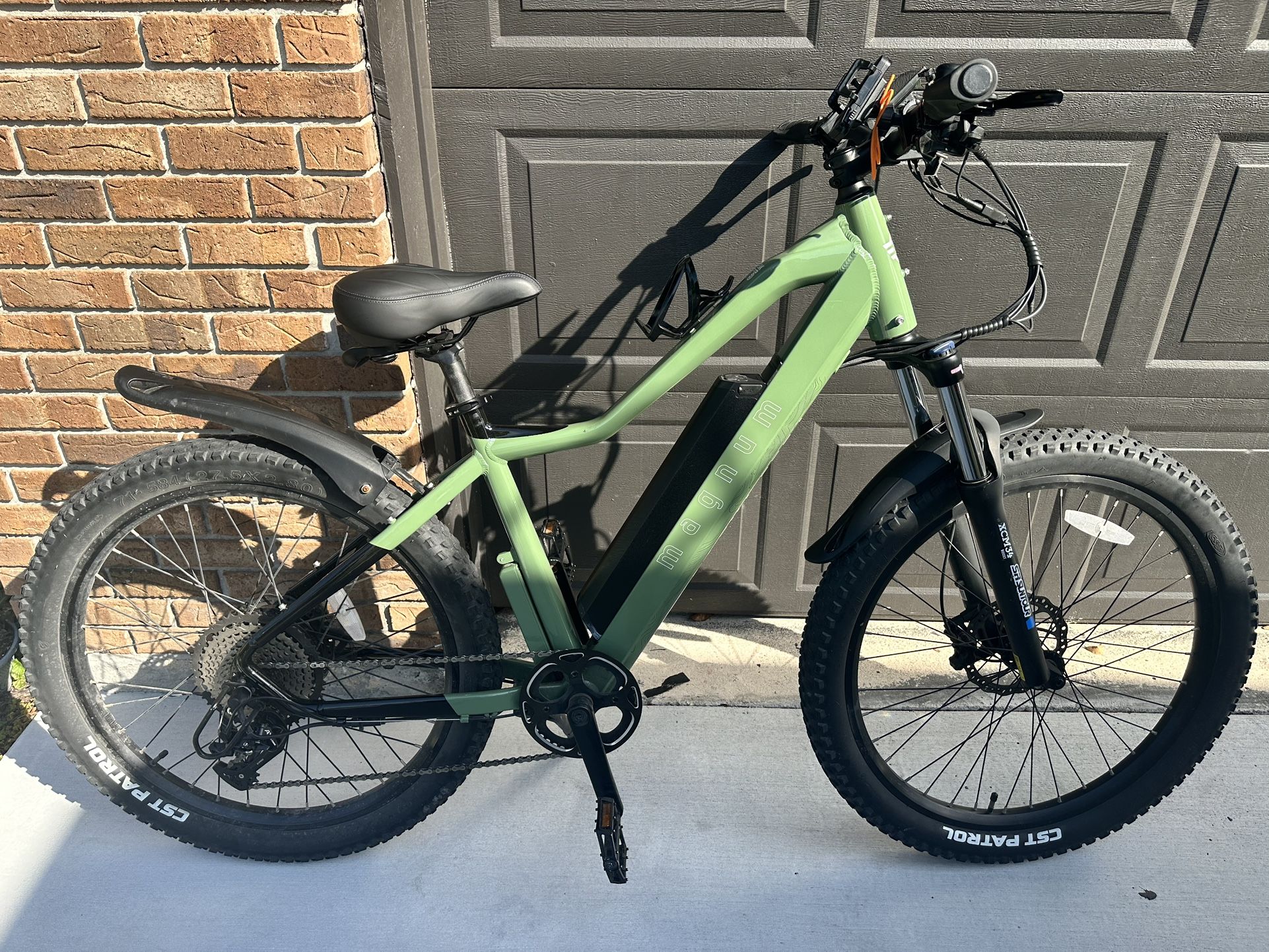 Magnum peak t5 E-bike