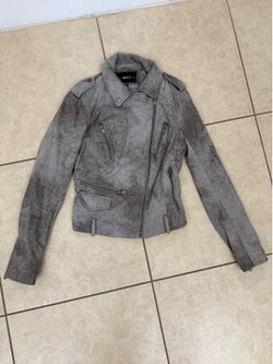 Women’s jacket size XS new never worn