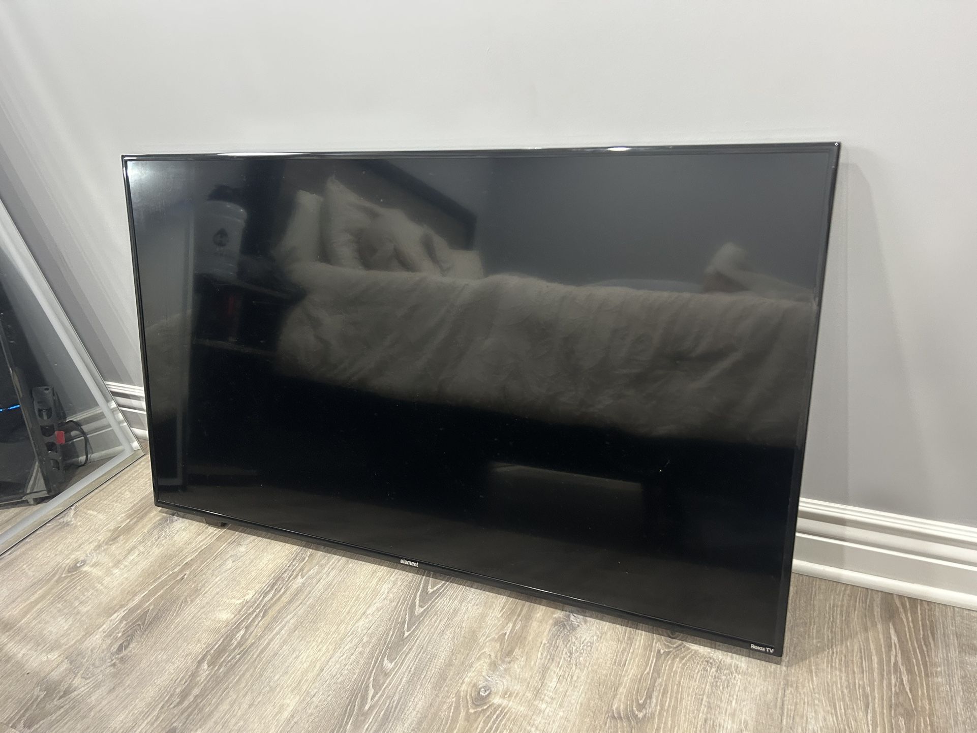 Roku 55in TV (see Images & Read Description)