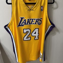 Mitchell & Ness Lakers Home Kobe Bryant Jeresy Sz. 52(2XL)