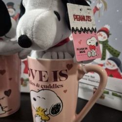 PEANUTS Snoopy Plush in MUG