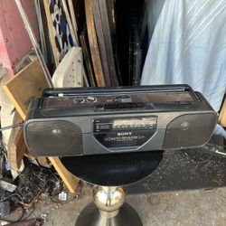 Vintage Sony boombox with tape deck, tested and works