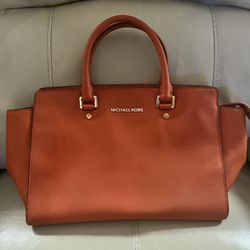 Cute Michel Kors Bag