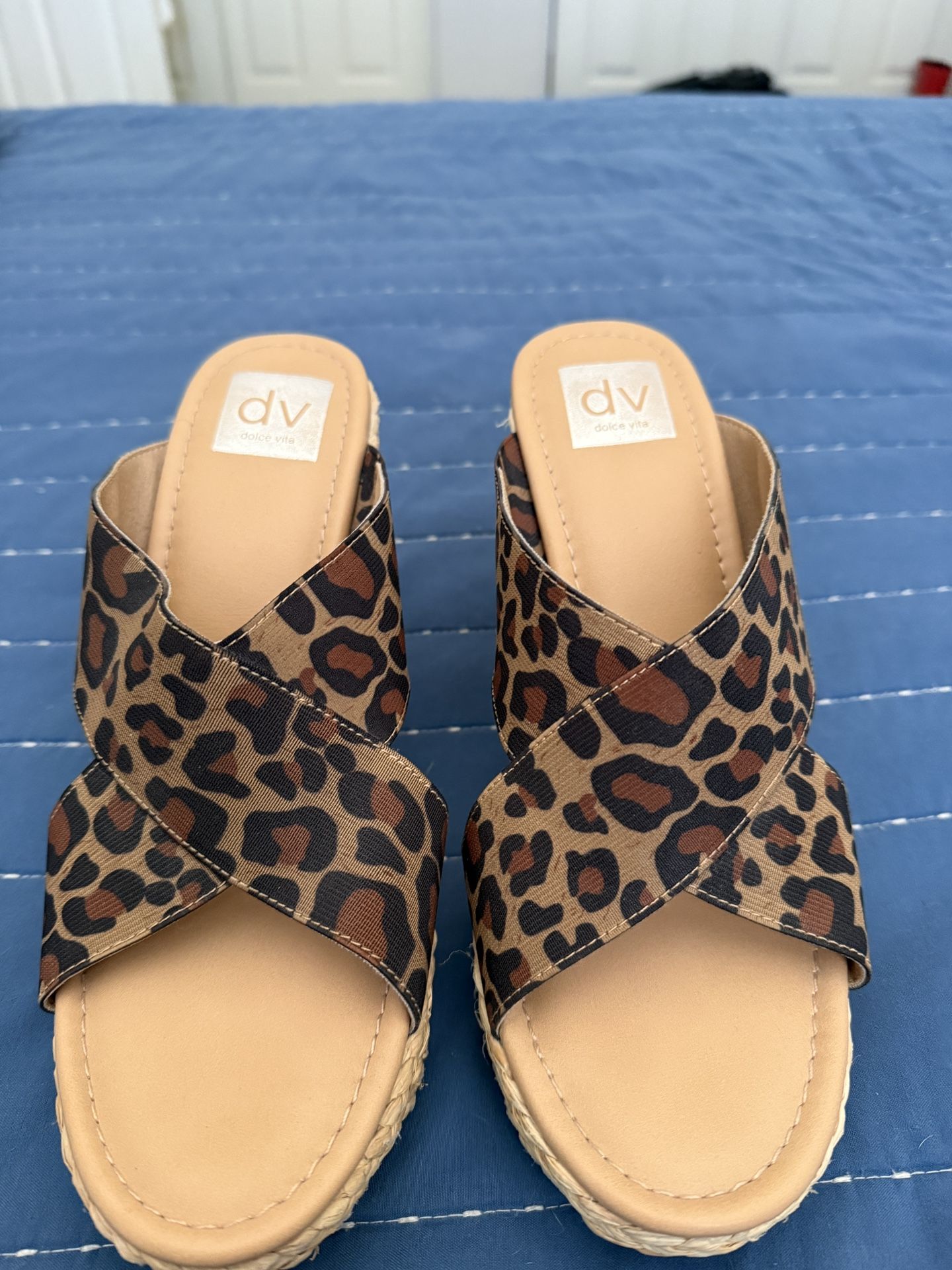 NEW - Dolce Vita Elaria Espadrille Platform Wedge Sandal with a leopard print