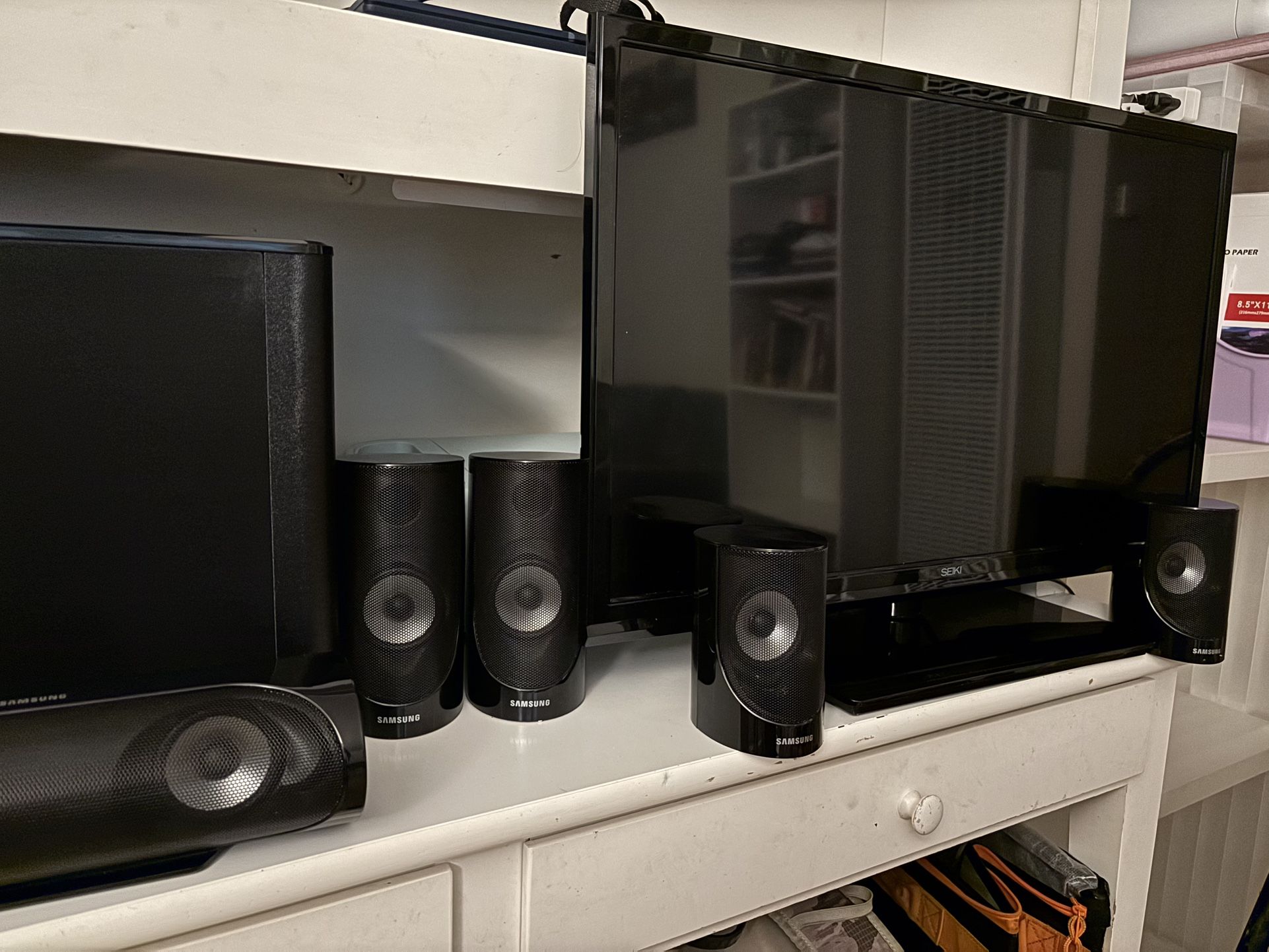 Kit TV and 6 Speakers