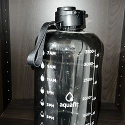 Gallon water jug