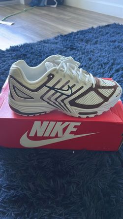 Nike Low-Top Running Sneakers