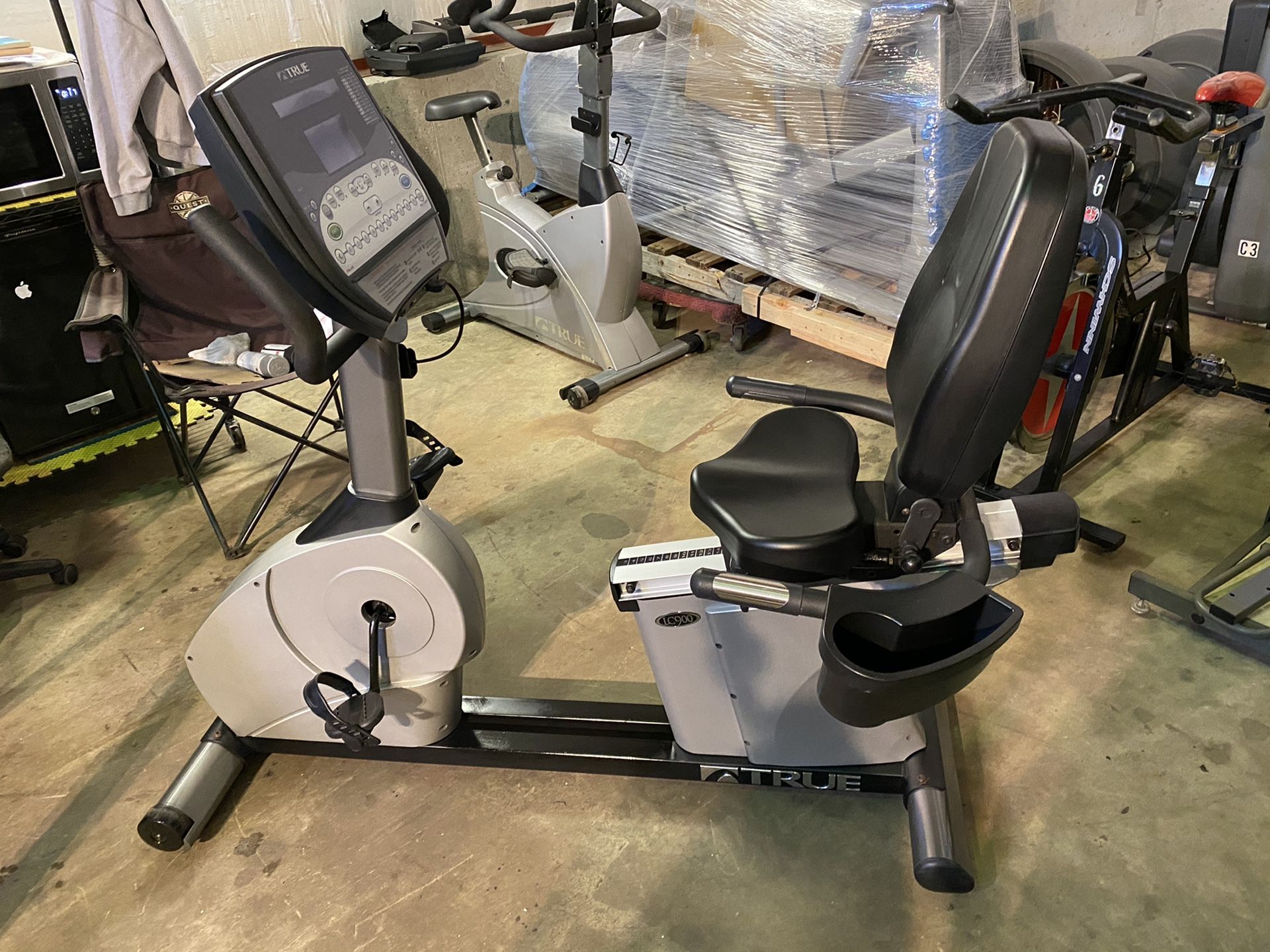 True LC900 recumbent bike