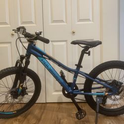 Polygon Relic AL6 20” wheels kids. Like new. Dual disc brakes. No issues. 