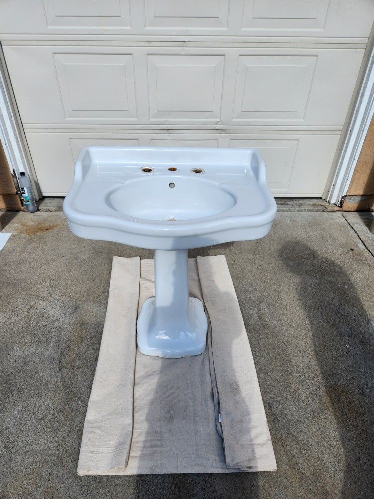 Vitra Pedestal Sink