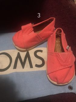 Toms size 3