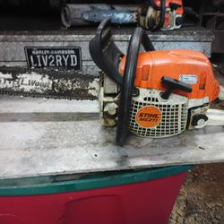   Stihl MS271  18 Inch Bar Haven't Ran In 2 Years. But Does Run Great 