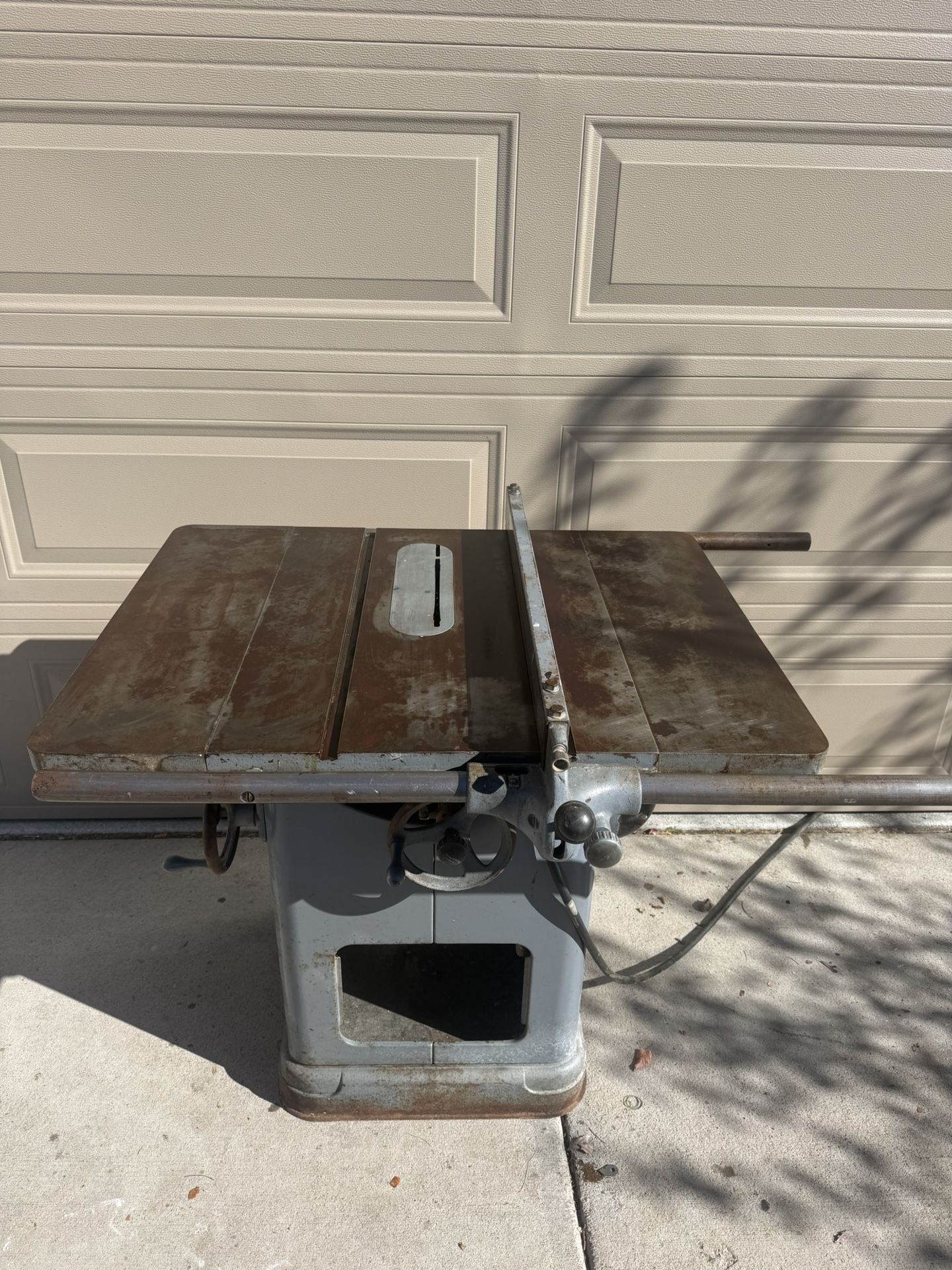 Vintage Delta Unisaw — 110V Single Phase | Milwaukee Built 