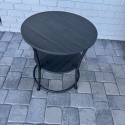 Round End Table / Small Table 